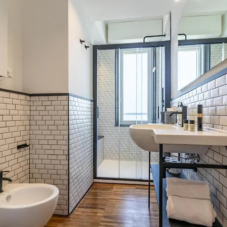 Il Faro Luxury & Lounge 3* لا سبيتسْيا