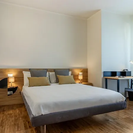 Il Faro Luxury Rooms&lounge La Spezia