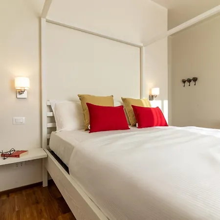 Il Faro Luxury Rooms&lounge La Spezia