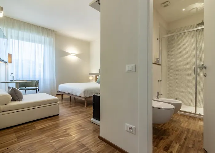 Il Faro Luxury & Lounge 3* לה ספציה