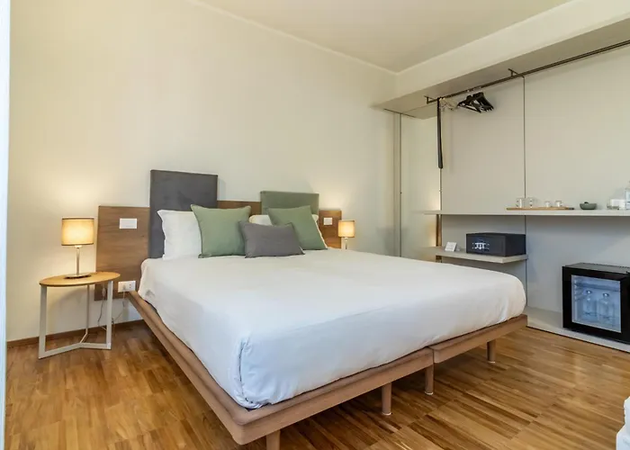 Il Faro Luxury & Lounge לה ספציה