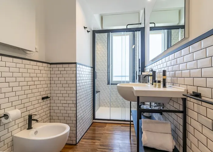 Il Faro Luxury & Lounge 3* 斯培西亚