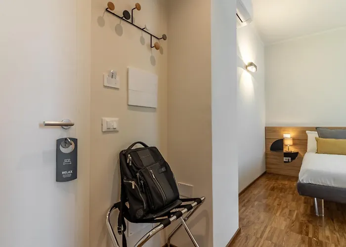 Il Faro Luxury & Lounge בית הארחה