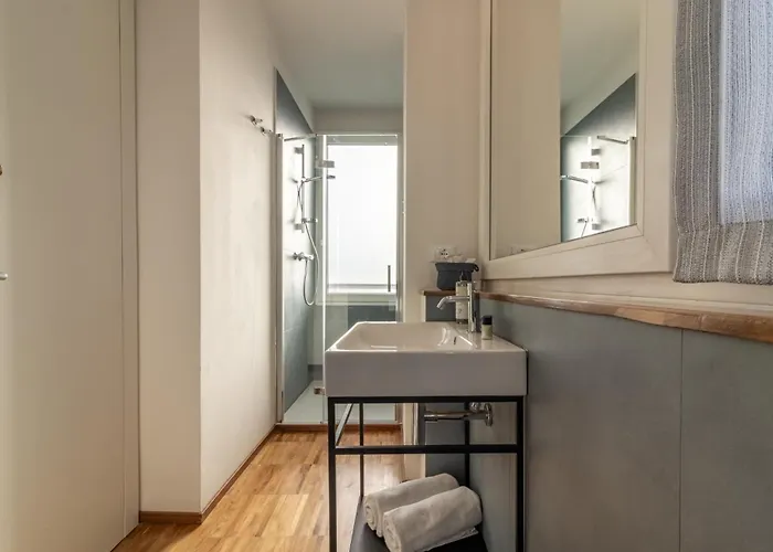 Il Faro Luxury & Lounge 3* לה ספציה